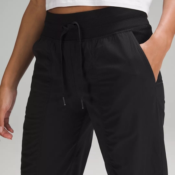 LULULEMON Mid Rise Black Dance Joggers - Picture 4 of 11